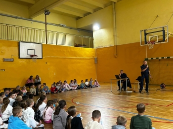 9fc3e5bf-6b50-4c77-8019-6023c13dfd90