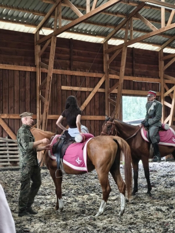 19418d13-ae42-49cd-8375-d4bc7c60403c (1)