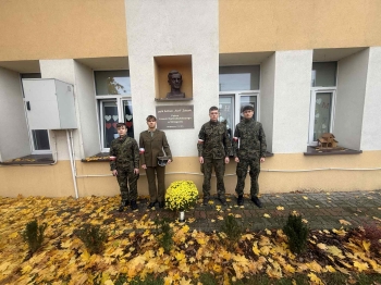 831ffabc-8732-445f-8129-9b01ab7a6c8c