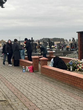 3c7c1d26-b233-41de-9ec9-fc5bb97bb3ea