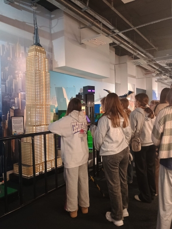 e98b042f-ef64-44cf-9a75-643692e4a32a