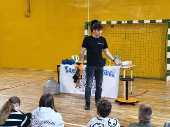 fc4218a6-fd4a-4e25-9f28-ecf71e50fb87