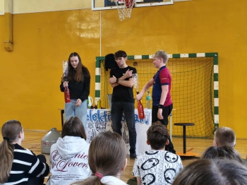 2e134ebc-d6d4-46a0-8857-5b6273af9397