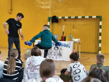 fa9eb3df-b48c-42db-8c50-fcca35af231a