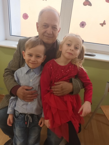 6453816e-c3f5-4b37-9fbd-ab02bf483cc4