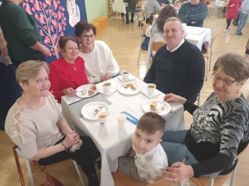 313f1e98-6e02-47af-b65a-cf9ad6b155f1