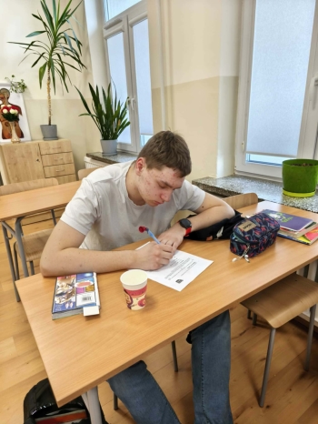 b7f46566-3f8b-40e8-8ae5-ba5627fadd0e