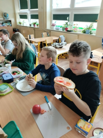 a72de5fa-bd5d-4bb4-882c-2e2a47b4902e