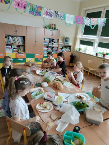 10fd5dc9-e8e3-4452-a308-5a0ac2150ca2