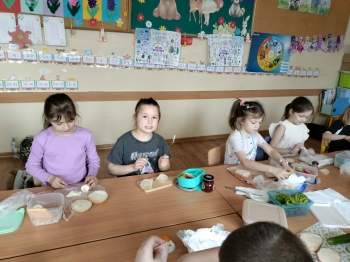 a8095b57-f4d2-4308-a62d-1574a918cf31