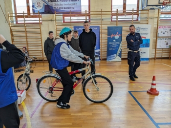 6eb429b9-51b4-469b-b434-acdbc8649fd7