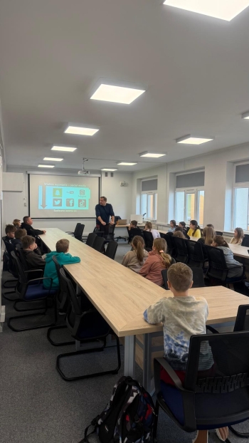 c05587c0-0d37-46e2-87a0-fdca3f3b361c