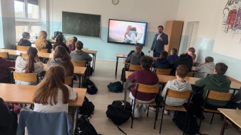 b9d4307b-730b-4886-b995-9f74b592696d