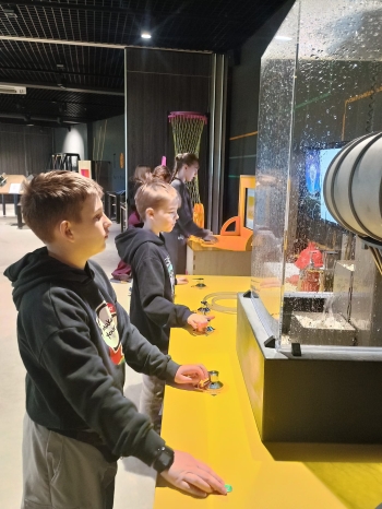 0403af39-b367-455d-8b27-7b8d287a67ad