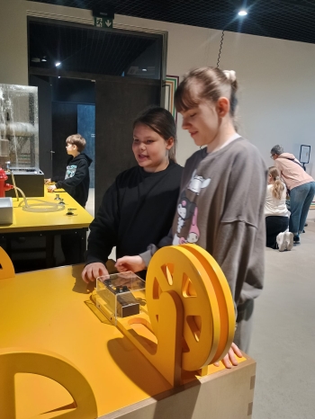 d56ebf3b-f7a4-437f-a960-dfae2b372972