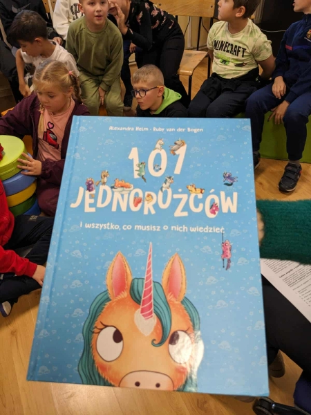 Dzień postaci z bajek w bibliotece