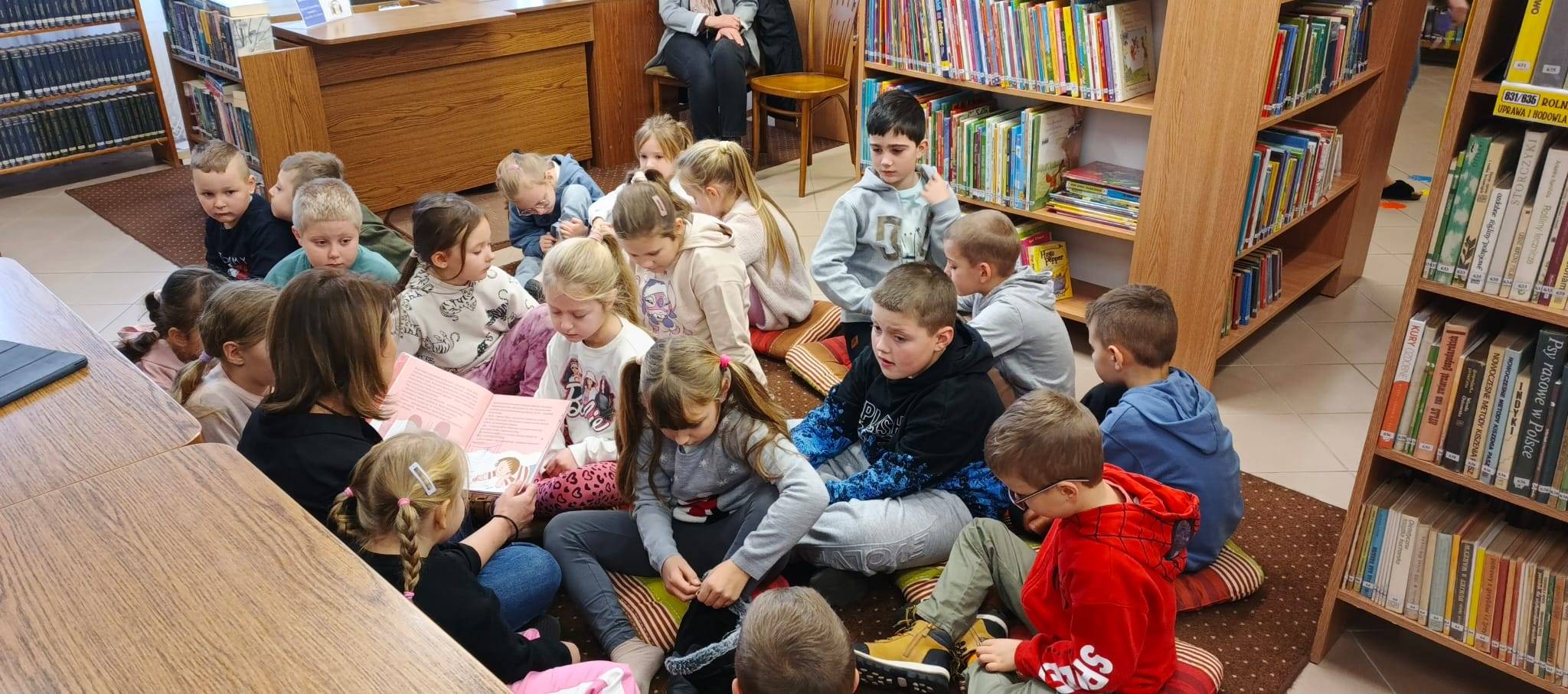 Wizyta w gminnej bibliotece.