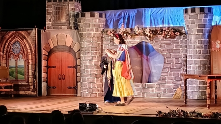 Relacja z wyjazdu do Mławy na spektakl „Królewna Śnieżka”