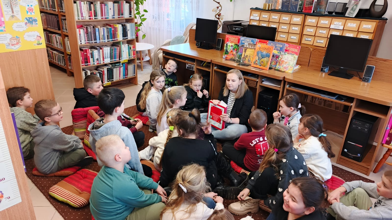 Wizyta klasy 1a w bibliotece gminnej