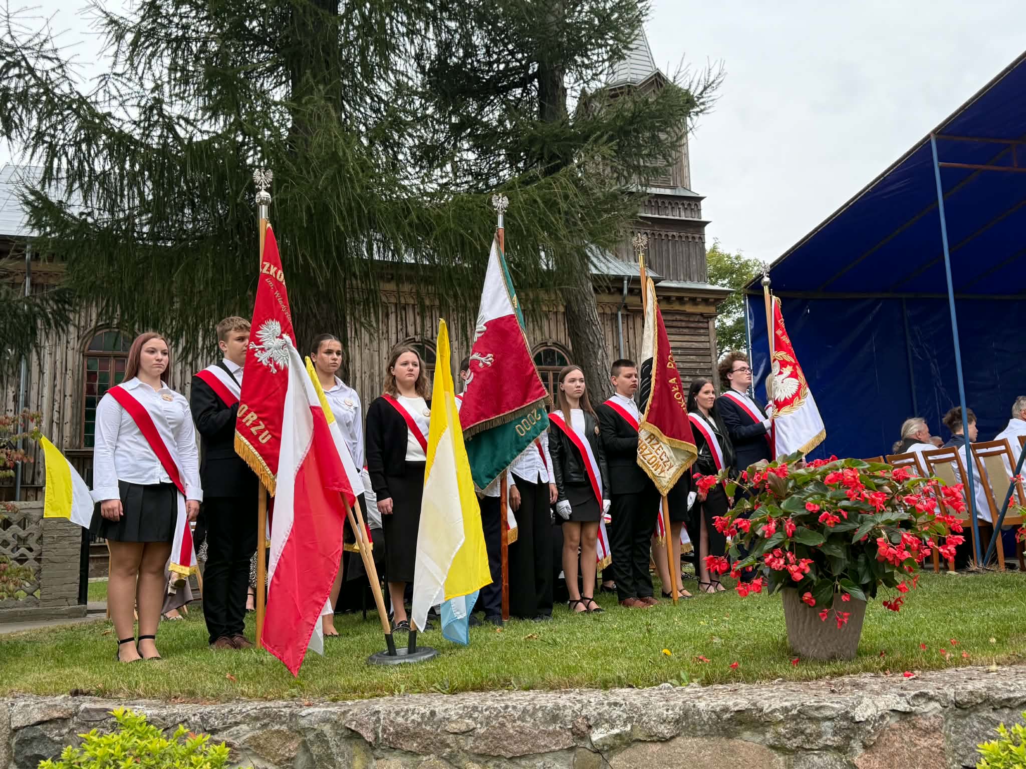 Udział sztandarów w Dożynkach Gminy Strzegowo
